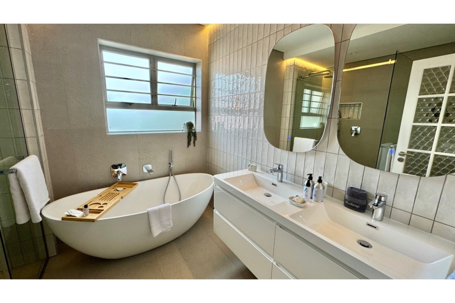 To Let 3 Bedroom Property for Rent in Clifton Western Cape